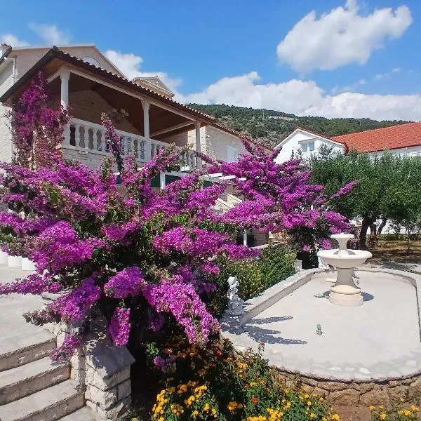 Apartments Mija, Hotel in Bol