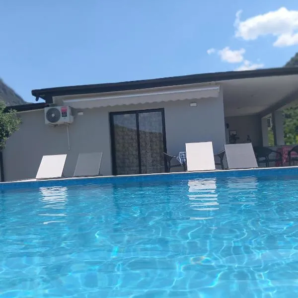 Guesthouse Breeze of the Drin, хотел в Vau i Dejës