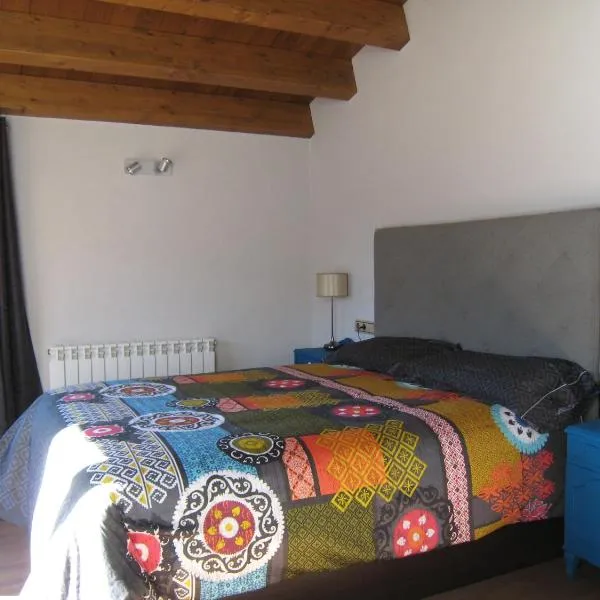 Ca l'Escolà, Hotel in Aransá