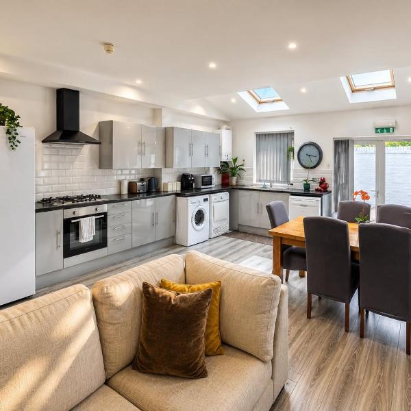 House in Kensington 16 Guests, Liverpool
