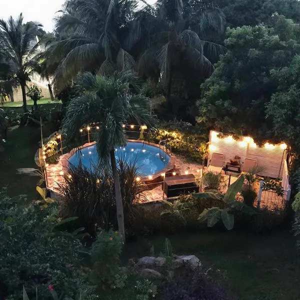 Villa créole BwaSilva avec vue mer, piscine, près de Malendure, Bouillante, hotel u gradu Bouillante