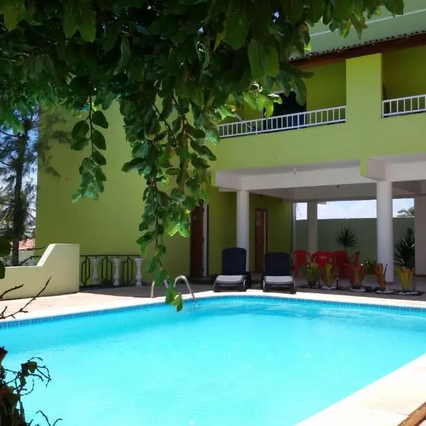 Hotel Pousada Oasis, hotel v mestu Conde