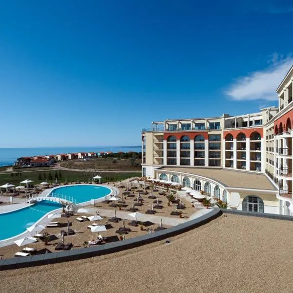 Lighthouse Golf & Spa Hotel - Mineral Pools, Premium All Inclusive, SPA & Beach Access, Free Parking, Hotel in Baltschik