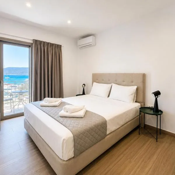 Dolphin hotel, khách sạn ở Korfos