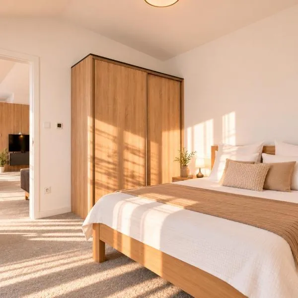 ALURE RESIDENCES 11 - 24h self check-in & private parking next to the apartment building included, CITY CENTER right on SNP Square in a quiet passage, new building, best deal in town, hotell i Banská Bystrica
