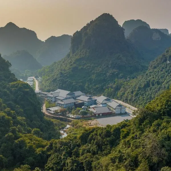 Hilton Quang Hanh Onsen Resort, hotel u gradu 'Cẩm Phả'