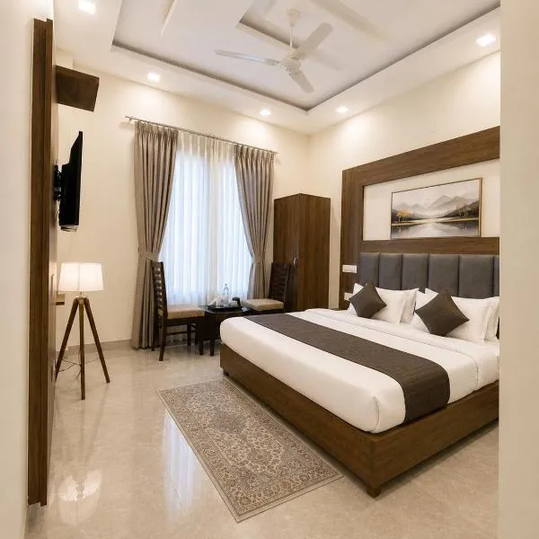 Hotel Woodlark Square Zirakpur Chandigarh # Family Hotel # Property of the Year, hotel en Chandigarh