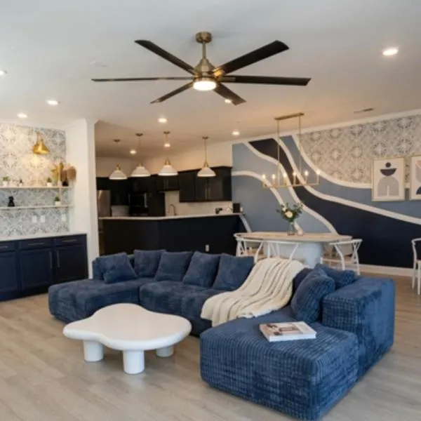 Luxurious Home with Theatre Room, hotell i Myrtle Beach