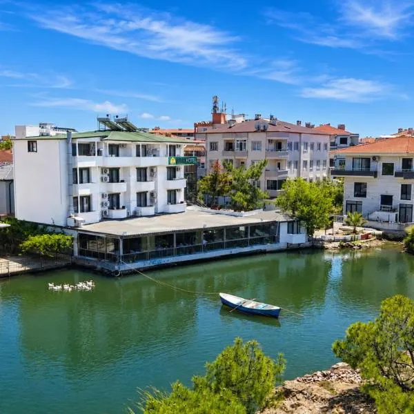 Olive Branch Hotel، فندق في أيفاليك
