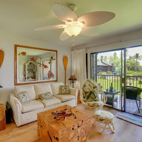 Beachside Molokai Condo w/ Lanai & Pool Access!, hotel en Kaunakakai