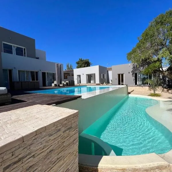Villa Céllia, готель у місті Tsivonoakely