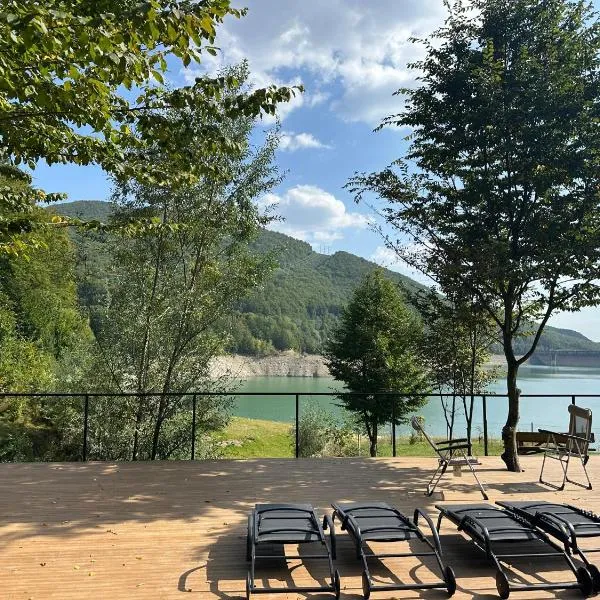 Paltinu Lake Villas, viešbutis mieste Teşila