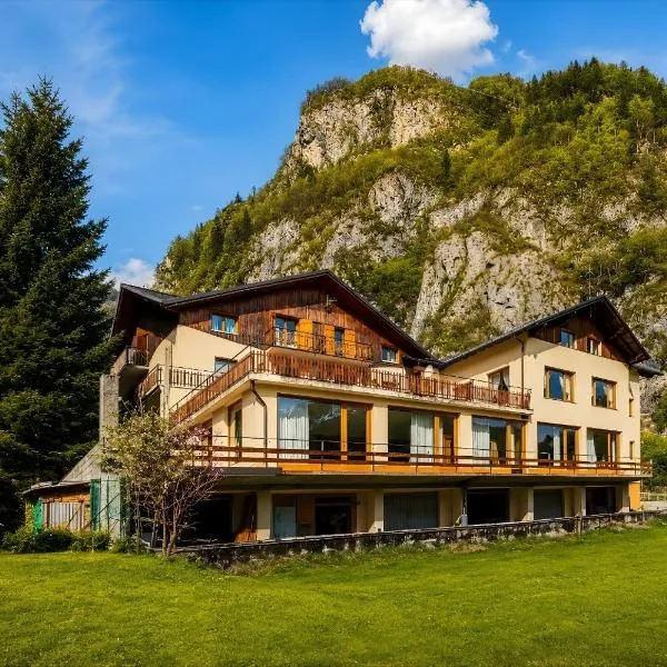 Miravalle Supersport Hotel, hotell i Forni Avoltri