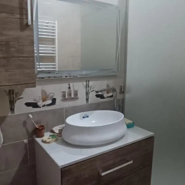 F3 spacieux et lumineux pour vos vacances, hotel din Bejaïa