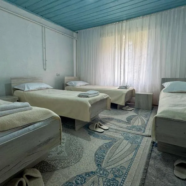 "AlmUrUt" Guest House, hotel sa Bokonbayevo
