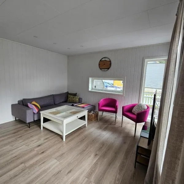 Hillegård 6E, hotel em Laerdalsoyri