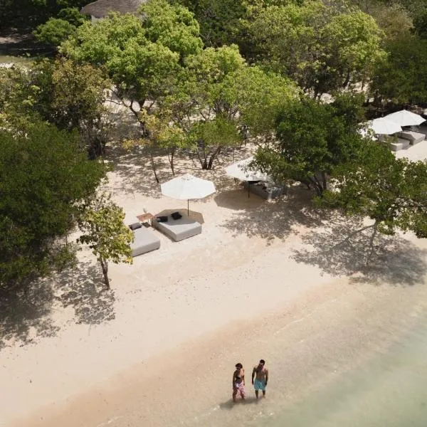 SABAI Beach Hotel، فندق في بارو