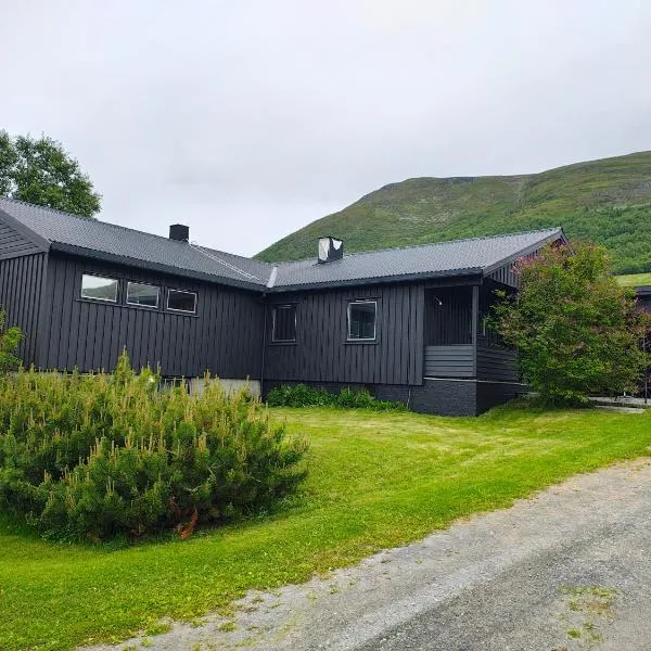 Three bedroom home with an amazing mountain view!, ξενοδοχείο σε Oppdal