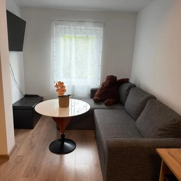 Cozy apartment in Tennfjord, hotel i Tennfjord