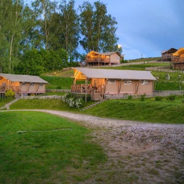 "Wioska Wakacyjna Glamila" Mazury, nad jeziorem, podgrzewany basen, Glamping i domki rodzinne, отель в городе Стерлавки-Велке