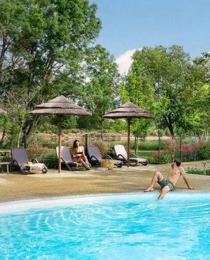 Camping Onlycamp les Cochards, hotel a Seigy