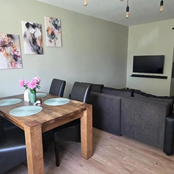 Alūksne में, होटल Alūksne City Apartment