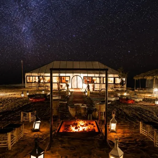 Merzouga Starlight Luxury Camp, hotell i Merzouga