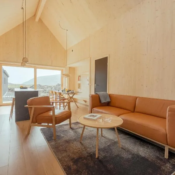 The Lakehouse โรงแรมในMiðvágur
