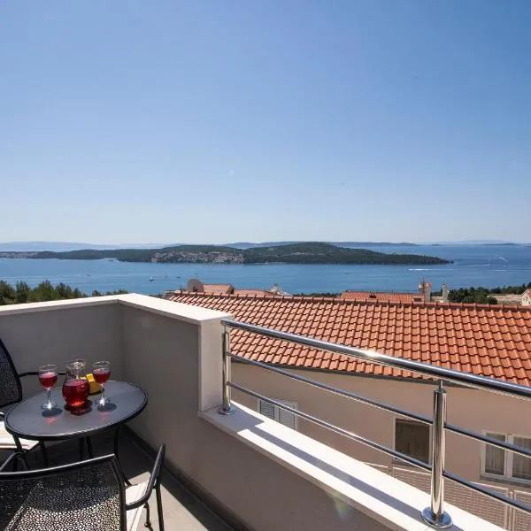 Apartments Vini, hotel v Donji Seget