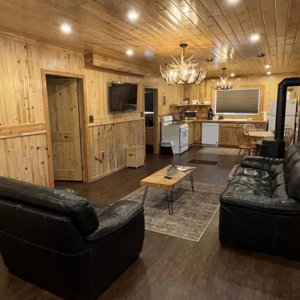 Bellamy's Ski Haus, hotel in Red River