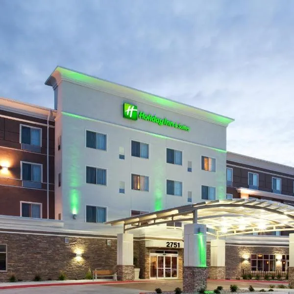 Holiday Inn & Suites Grand Junction-Airport by IHG, viešbutis mieste Grand Džankšenas
