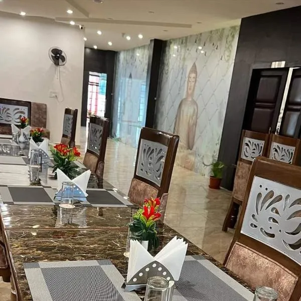 Hotel Leela Galaxy, hotel in Kushinagar