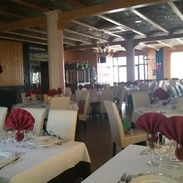 Hotel Gardu, hotel in Montealegre del Castillo