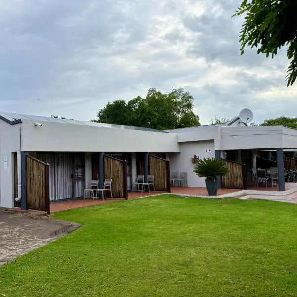 The Suburban Guest House, hotell i Bloemfontein