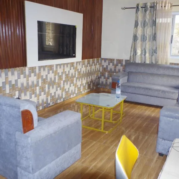 Grand Studio à 200 m de la plage de Kribi Clim - Wi-Fi，位于克里比的酒店