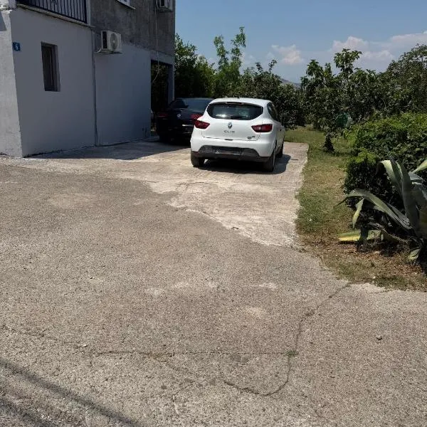 Apartman M&S, Hotel in Golubovci