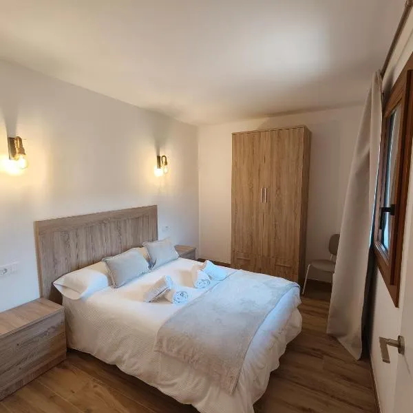 Apartamentos turismo rural Casa Ensalasa Castarné, хотел в Escané