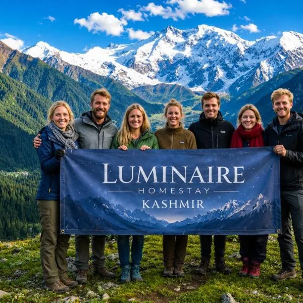 Luminaire Homestay - Family Stay with Attached Bath & Kitchen, hotel di Srinagar
