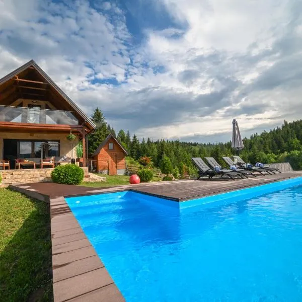 Country Chic Villa with Pool, hotel i Mrginj
