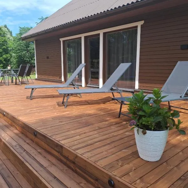 Puhkemaja Sauna ja Terrassiga, hotel en Savala