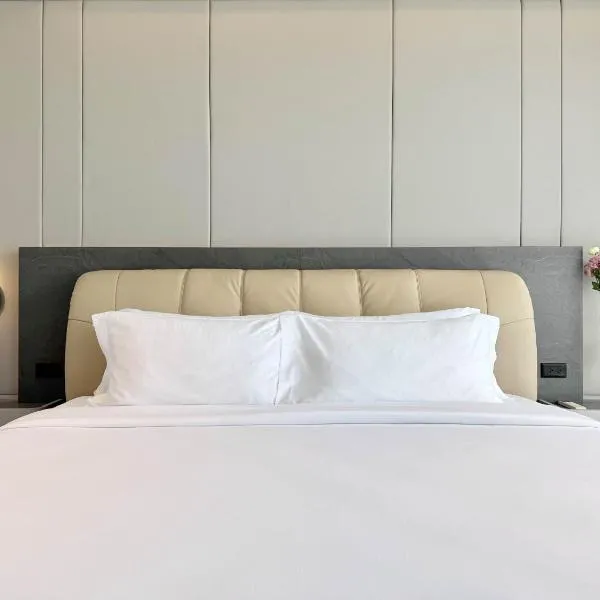 Chalong Marina Bay View Phuket, hotel em Praia de Rawai