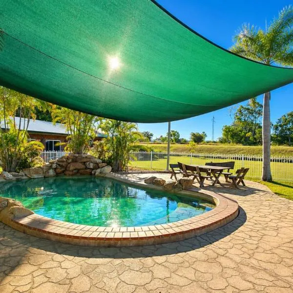 Heritage Lodge Motel, hotel em Charters Towers