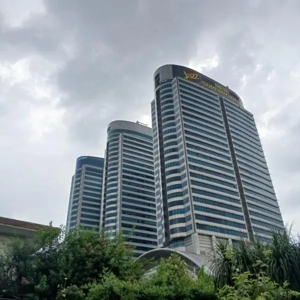 Luxury Centaurus Apartment with View, hotel u gradu Islamabad