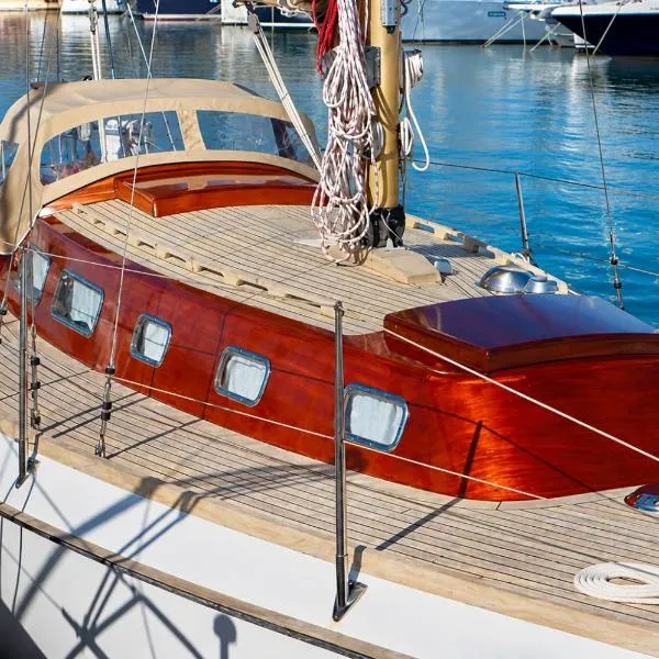 Garuda yacht, hotel en Nida