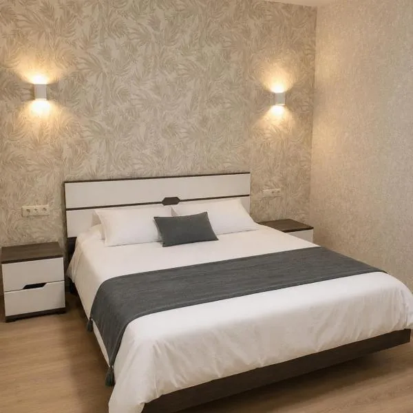 Atlant luxury Big Family Perlina Apart on Golovna поряд з ТЦ Депот, מלון בצ'רניבצי