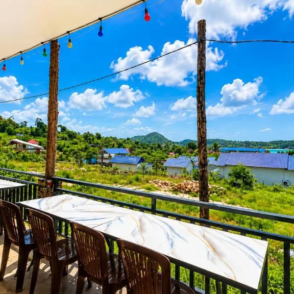 Sandan Hostel, khách sạn ở Koh Rong