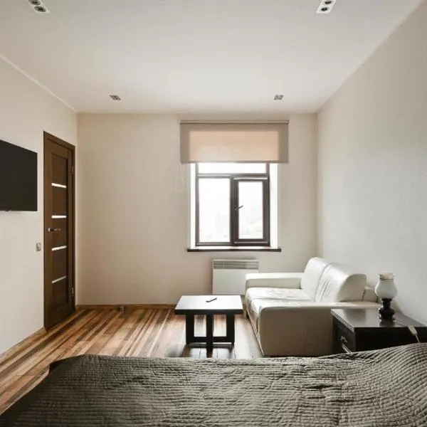 Modern apartment with free parking, מלון בריגה