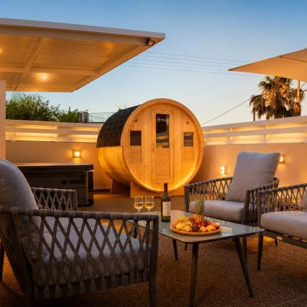 Viesnīca BluWave Luxury Patio Spa Apartment Protaras Riviera pilsētā Paralimni
