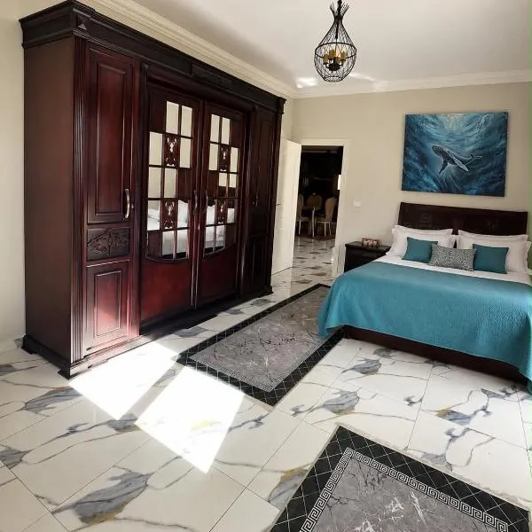 Nubian Villa with Private Pool, hotel a Naj‘ al Aḩwāl