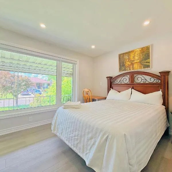 Modern Ensuite Rooms - Walk to Subway Station & Rogers Stadium, hotel u Torontu